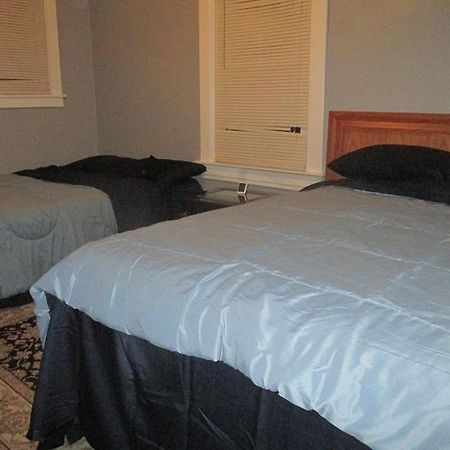 E Michigan Walk Up Furnished 1 Bedroom Apt 兰辛 外观 照片