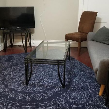 E Michigan Walk Up Furnished 1 Bedroom Apt 兰辛 外观 照片